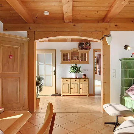 Haldenmichelhof بيت ضيافة بريتناو